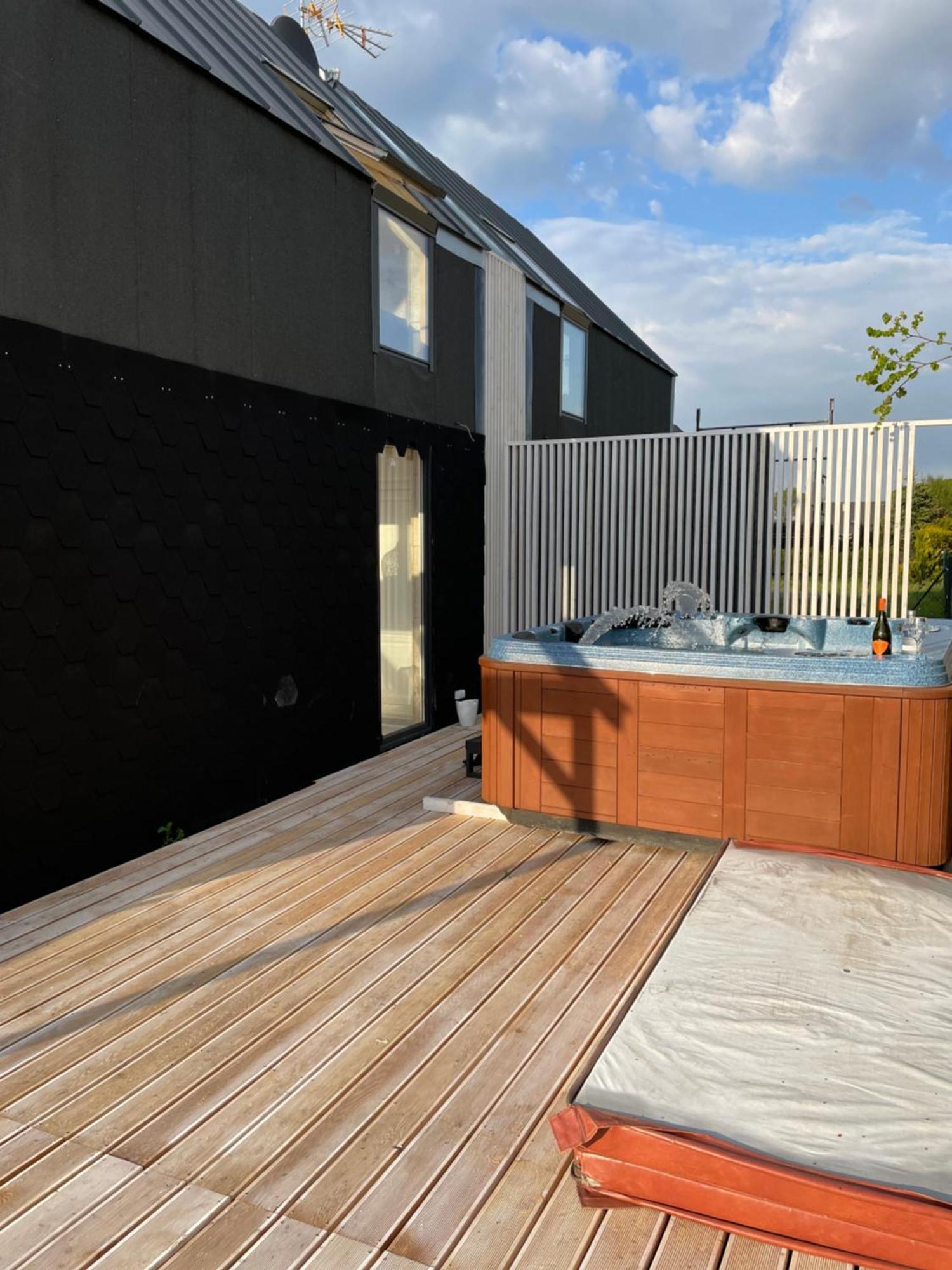 Summer House-Nowoczesne Domki Z Jacuzzi I Ladowarka Do Samochodu Wrzosowo  Exterior photo