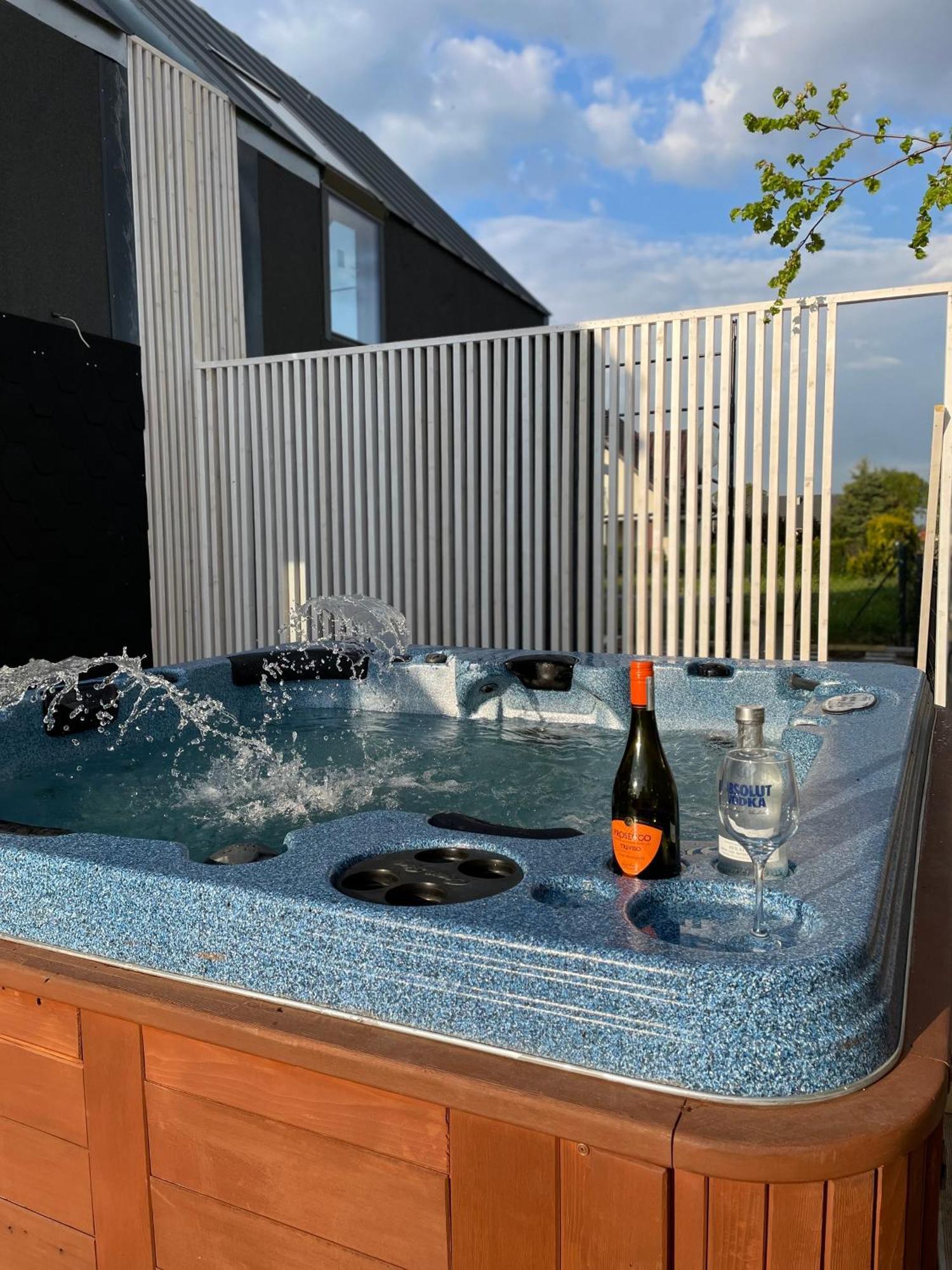 Summer House-Nowoczesne Domki Z Jacuzzi I Ladowarka Do Samochodu Wrzosowo  Exterior photo